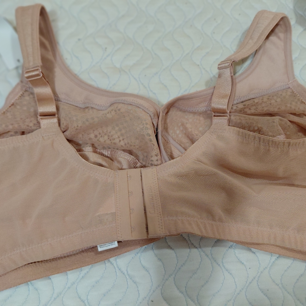Glamorise Lace Trim Beige Bra - Picture 3 of 4